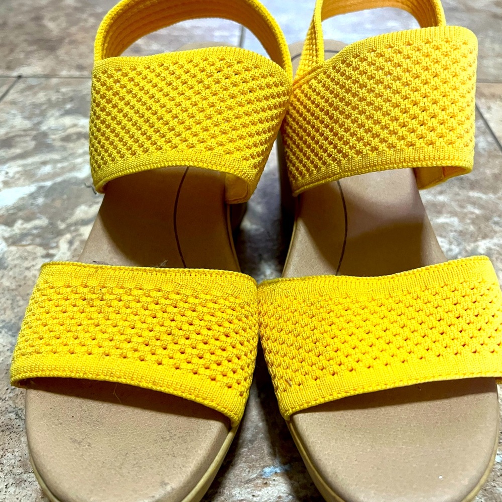 Size 8 Dr scholls wedges